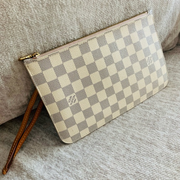 Louis Vuitton Handbags - Louis Vuitton wristlet from my Neverfull MM 100% authentic